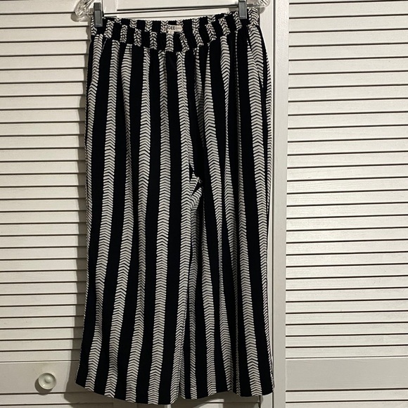 Dubgee by Whoopy Pants - Dubgee by whoopy Black and White Striped Pants